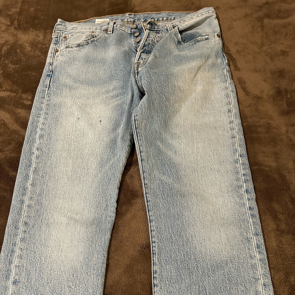 Perfectly Broke pair of Levi's 501 size 32 x 34